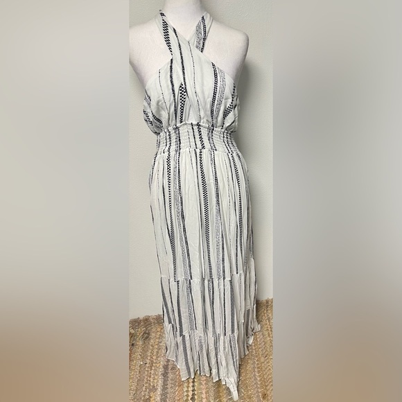 Pink Lily Boho Maxi Dress Backless
Textured Striped Black & White
Size Small - Picture 4 of 9